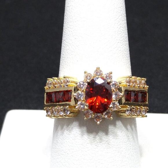 Vintage Red Rhinestone Fashion Statement Ring, US Size 9 1/4 - Picture 5 of 5